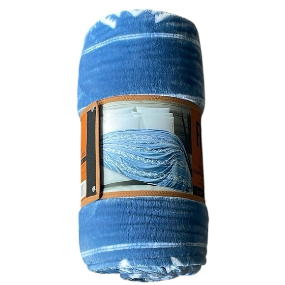 Frye - Queen Plush Blanket - Picture 3 of 6